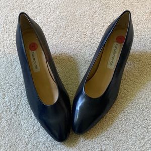 Liz Claiborne Pumps